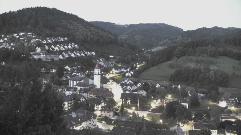 Dieses Bild zeigt eine Webcam-Aufnahme von Ottenhöfen, aufgenommen am Donnerstag, den 25.06.2026 um 04:30 Uhr