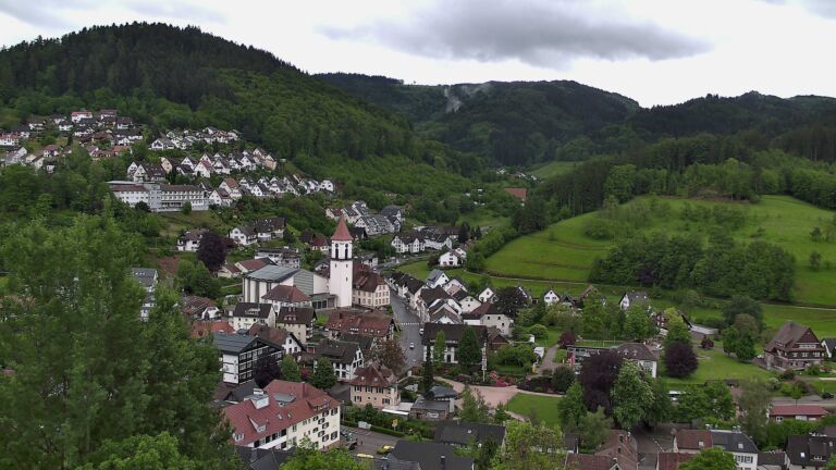 Dieses Bild zeigt eine Webcam-Aufnahme von Ottenhöfen, aufgenommen am Montag, den 11.05.2026 um 15:00 Uhr