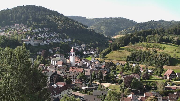 Dieses Bild zeigt eine Webcam-Aufnahme von Ottenhöfen, aufgenommen am Mittwoch, den 24.06.2026 um 08:30 Uhr