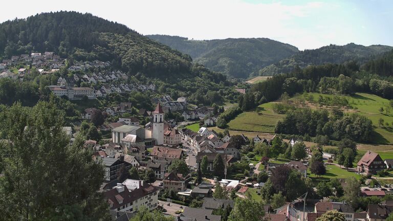 Dieses Bild zeigt eine Webcam-Aufnahme von Ottenhöfen, aufgenommen am Sonntag, den 21.06.2026 um 10:30 Uhr