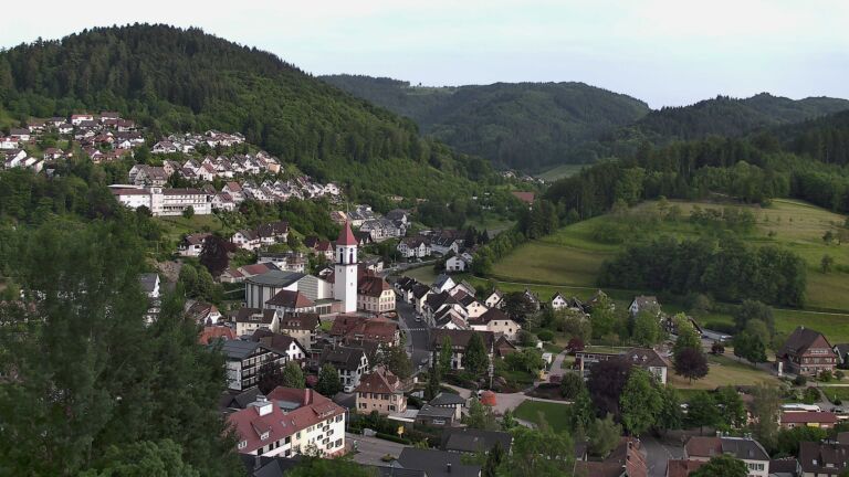 Dieses Bild zeigt eine Webcam-Aufnahme von Ottenhöfen, aufgenommen am Sonntag, den 24.05.2026 um 19:40 Uhr