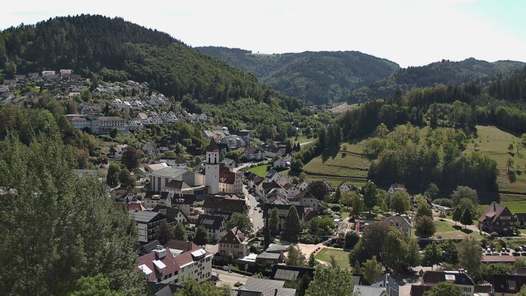 Dieses Bild zeigt eine Webcam-Aufnahme von Ottenhöfen, aufgenommen am Samstag, den 12.09.2026 um 13:20 Uhr