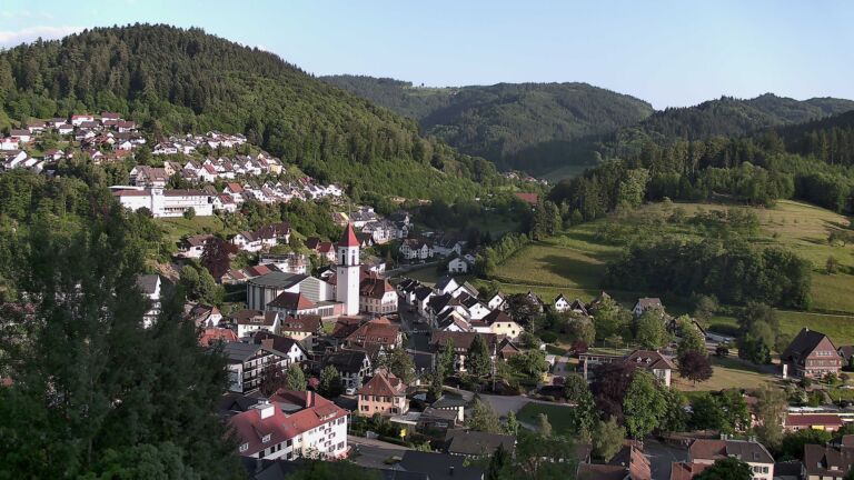 Dieses Bild zeigt eine Webcam-Aufnahme von Ottenhöfen, aufgenommen am Montag, den 25.05.2026 um 19:40 Uhr