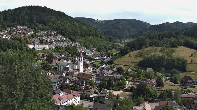 Dieses Bild zeigt eine Webcam-Aufnahme von Ottenhöfen, aufgenommen am Dienstag, den 14.07.2026 um 16:30 Uhr