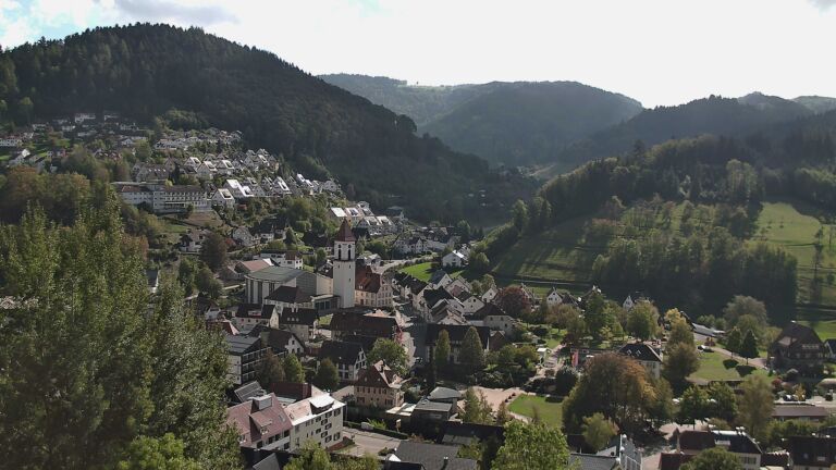 Dieses Bild zeigt eine Webcam-Aufnahme von Ottenhöfen, aufgenommen am Mittwoch, den 14.10.2026 um 13:40 Uhr