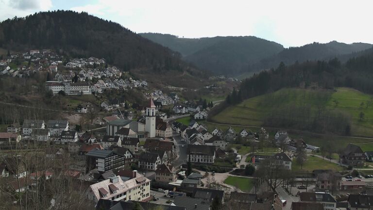 Dieses Bild zeigt eine Webcam-Aufnahme von Ottenhöfen, aufgenommen am Dienstag, den 10.03.2026 um 13:50 Uhr