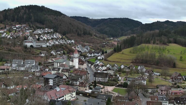 Dieses Bild zeigt eine Webcam-Aufnahme von Ottenhöfen, aufgenommen am Sonntag, den 22.02.2026 um 15:00 Uhr