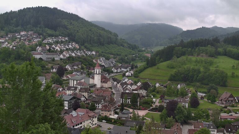 Dieses Bild zeigt eine Webcam-Aufnahme von Ottenhöfen, aufgenommen am Donnerstag, den 07.05.2026 um 14:00 Uhr