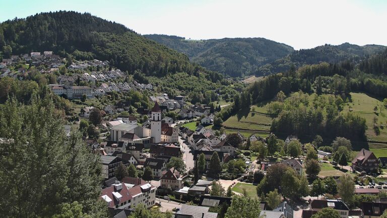 Dieses Bild zeigt eine Webcam-Aufnahme von Ottenhöfen, aufgenommen am Dienstag, den 15.09.2026 um 13:10 Uhr