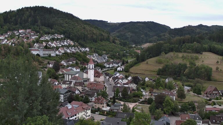 Dieses Bild zeigt eine Webcam-Aufnahme von Ottenhöfen, aufgenommen am Sonntag, den 30.08.2026 um 07:50 Uhr