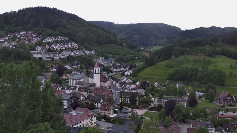 Dieses Bild zeigt eine Webcam-Aufnahme von Ottenhöfen, aufgenommen am Dienstag, den 12.05.2026 um 20:20 Uhr