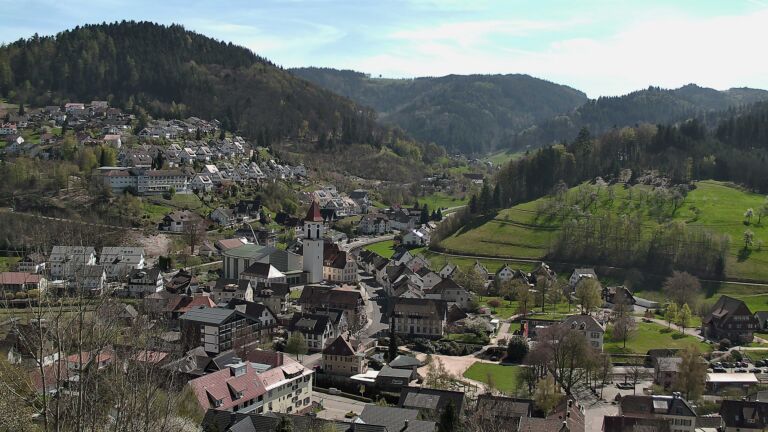 Dieses Bild zeigt eine Webcam-Aufnahme von Ottenhöfen, aufgenommen am Donnerstag, den 09.04.2026 um 14:30 Uhr