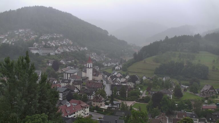 Dieses Bild zeigt eine Webcam-Aufnahme von Ottenhöfen, aufgenommen am Freitag, den 12.06.2026 um 07:30 Uhr