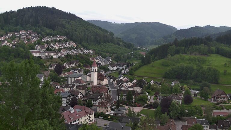 Dieses Bild zeigt eine Webcam-Aufnahme von Ottenhöfen, aufgenommen am Donnerstag, den 07.05.2026 um 19:30 Uhr