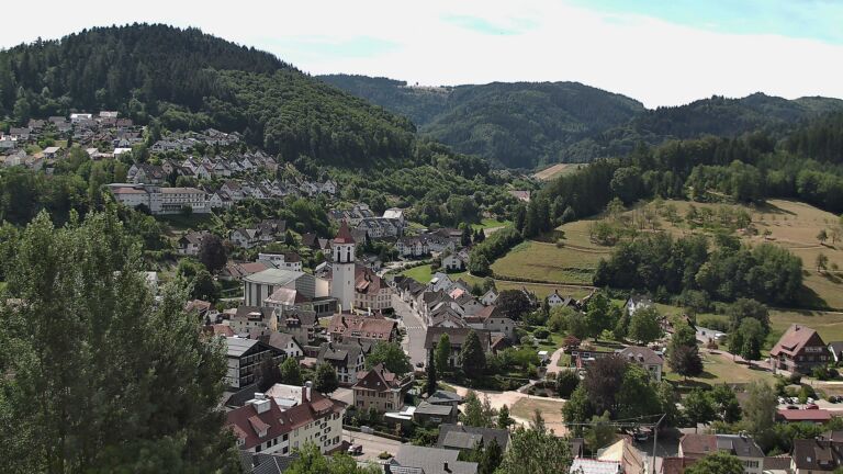 Dieses Bild zeigt eine Webcam-Aufnahme von Ottenhöfen, aufgenommen am Montag, den 13.07.2026 um 11:20 Uhr