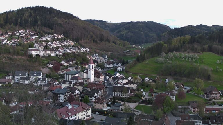 Dieses Bild zeigt eine Webcam-Aufnahme von Ottenhöfen, aufgenommen am Donnerstag, den 16.04.2026 um 20:20 Uhr