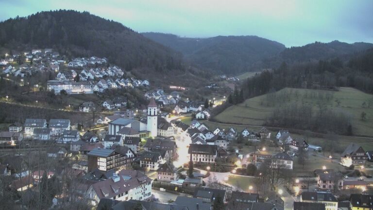 Dieses Bild zeigt eine Webcam-Aufnahme von Ottenhöfen, aufgenommen am Freitag, den 13.02.2026 um 07:10 Uhr