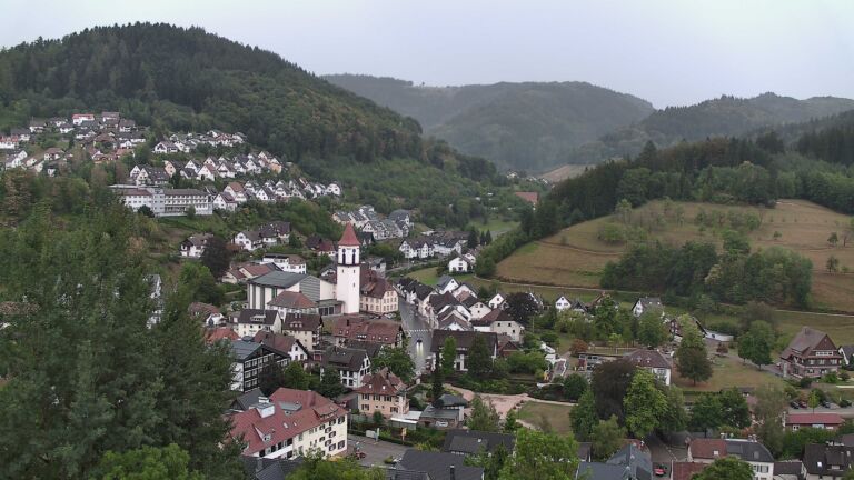 Dieses Bild zeigt eine Webcam-Aufnahme von Ottenhöfen, aufgenommen am Freitag, den 28.08.2026 um 09:30 Uhr