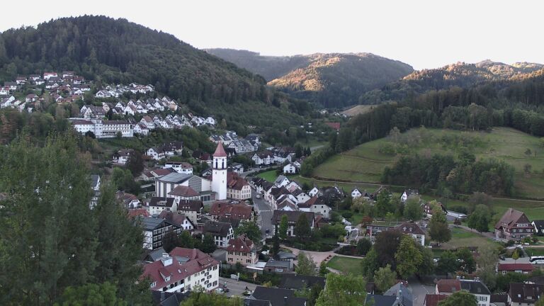 Dieses Bild zeigt eine Webcam-Aufnahme von Ottenhöfen, aufgenommen am Dienstag, den 15.09.2026 um 07:50 Uhr