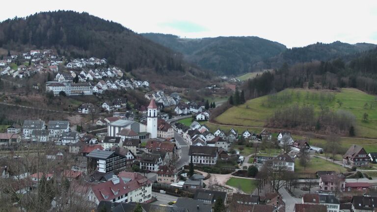 Dieses Bild zeigt eine Webcam-Aufnahme von Ottenhöfen, aufgenommen am Sonntag, den 01.03.2026 um 07:10 Uhr