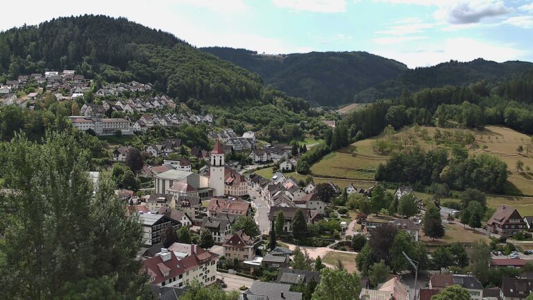 Dieses Bild zeigt eine Webcam-Aufnahme von Ottenhöfen, aufgenommen am Freitag, den 17.07.2026 um 11:30 Uhr