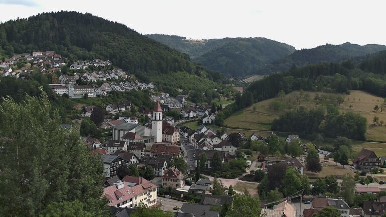 Dieses Bild zeigt eine Webcam-Aufnahme von Ottenhöfen, aufgenommen am Donnerstag, den 16.07.2026 um 15:30 Uhr