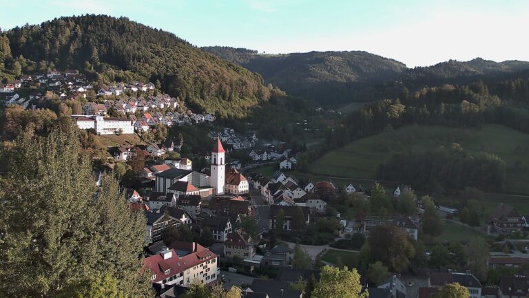Dieses Bild zeigt eine Webcam-Aufnahme von Ottenhöfen, aufgenommen am Mittwoch, den 14.10.2026 um 17:40 Uhr