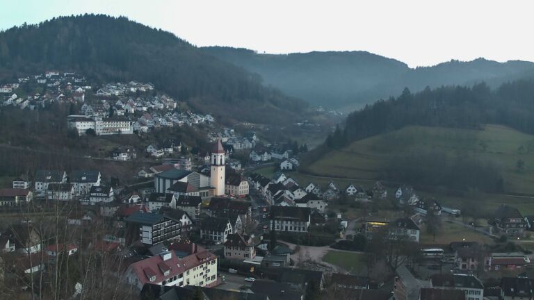 Dieses Bild zeigt eine Webcam-Aufnahme von Ottenhöfen, aufgenommen am Donnerstag, den 05.02.2026 um 17:40 Uhr