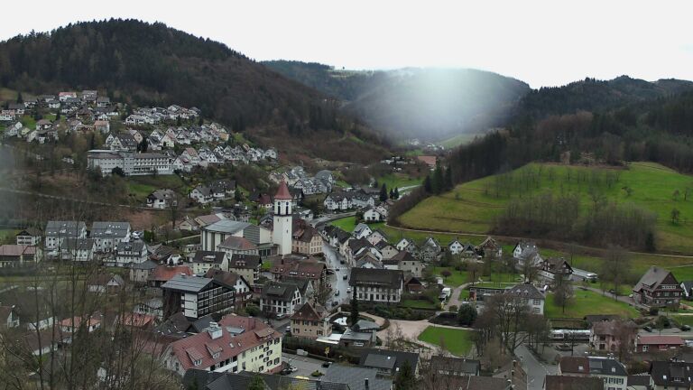 Dieses Bild zeigt eine Webcam-Aufnahme von Ottenhöfen, aufgenommen am Mittwoch, den 25.03.2026 um 16:00 Uhr