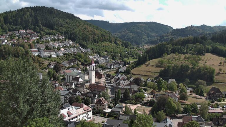 Dieses Bild zeigt eine Webcam-Aufnahme von Ottenhöfen, aufgenommen am Samstag, den 22.08.2026 um 15:20 Uhr