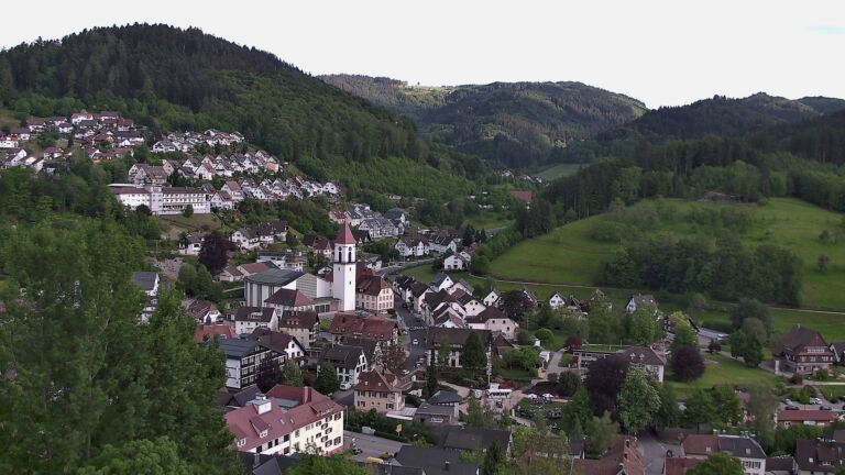 Dieses Bild zeigt eine Webcam-Aufnahme von Ottenhöfen, aufgenommen am Samstag, den 09.05.2026 um 18:50 Uhr