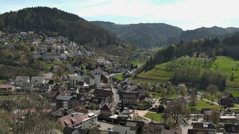 Dieses Bild zeigt eine Webcam-Aufnahme von Ottenhöfen, aufgenommen am Donnerstag, den 09.04.2026 um 14:10 Uhr