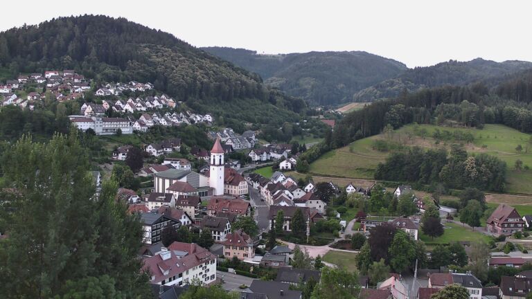 Dieses Bild zeigt eine Webcam-Aufnahme von Ottenhöfen, aufgenommen am Sonntag, den 28.06.2026 um 05:50 Uhr