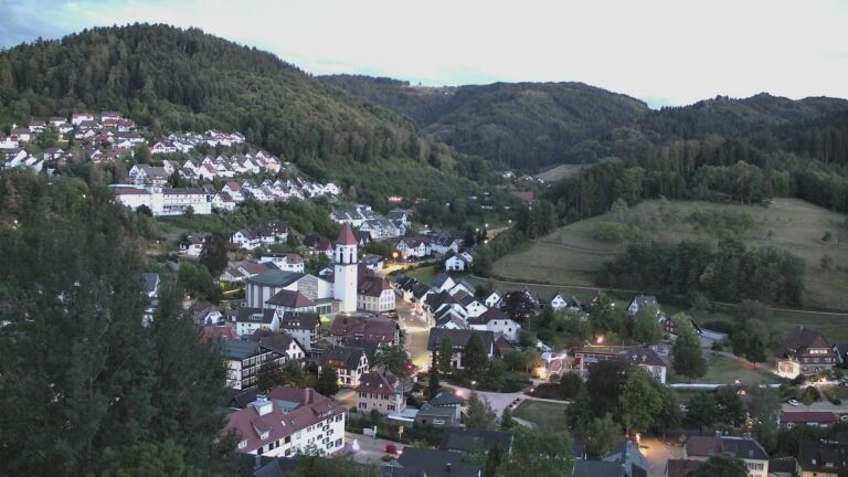 Dieses Bild zeigt eine Webcam-Aufnahme von Ottenhöfen, aufgenommen am Freitag, den 04.09.2026 um 20:30 Uhr