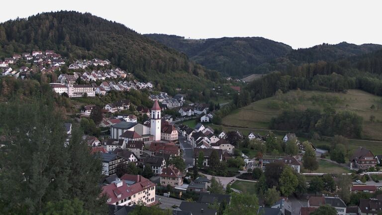 Dieses Bild zeigt eine Webcam-Aufnahme von Ottenhöfen, aufgenommen am Sonntag, den 06.09.2026 um 19:40 Uhr