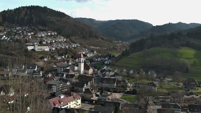 Dieses Bild zeigt eine Webcam-Aufnahme von Ottenhöfen, aufgenommen am Dienstag, den 03.03.2026 um 16:00 Uhr