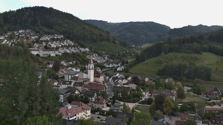 Dieses Bild zeigt eine Webcam-Aufnahme von Ottenhöfen, aufgenommen am Montag, den 28.09.2026 um 17:40 Uhr