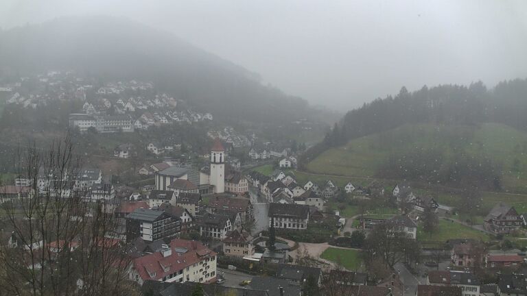 Dieses Bild zeigt eine Webcam-Aufnahme von Ottenhöfen, aufgenommen am Samstag, den 28.03.2026 um 15:20 Uhr