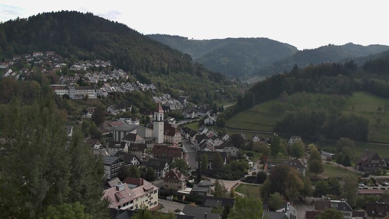 Dieses Bild zeigt eine Webcam-Aufnahme von Ottenhöfen, aufgenommen am Sonntag, den 04.10.2026 um 14:20 Uhr