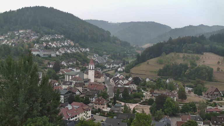 Dieses Bild zeigt eine Webcam-Aufnahme von Ottenhöfen, aufgenommen am Montag, den 17.08.2026 um 07:40 Uhr