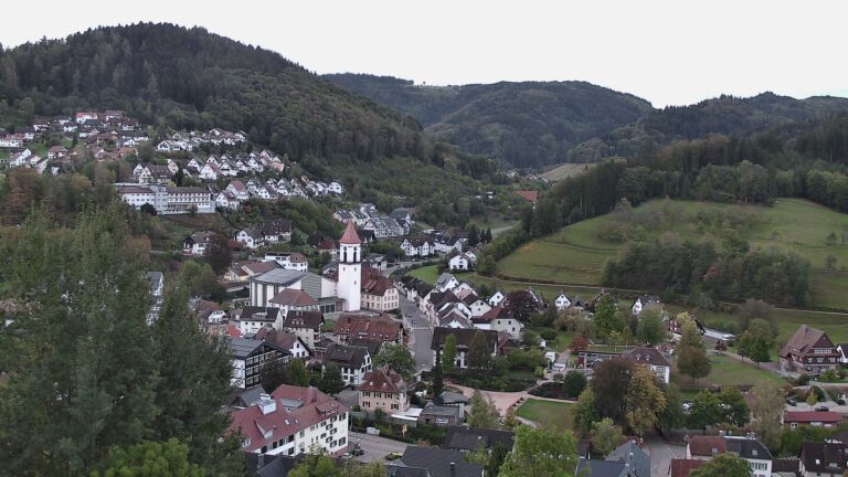 Dieses Bild zeigt eine Webcam-Aufnahme von Ottenhöfen, aufgenommen am Montag, den 12.10.2026 um 07:50 Uhr