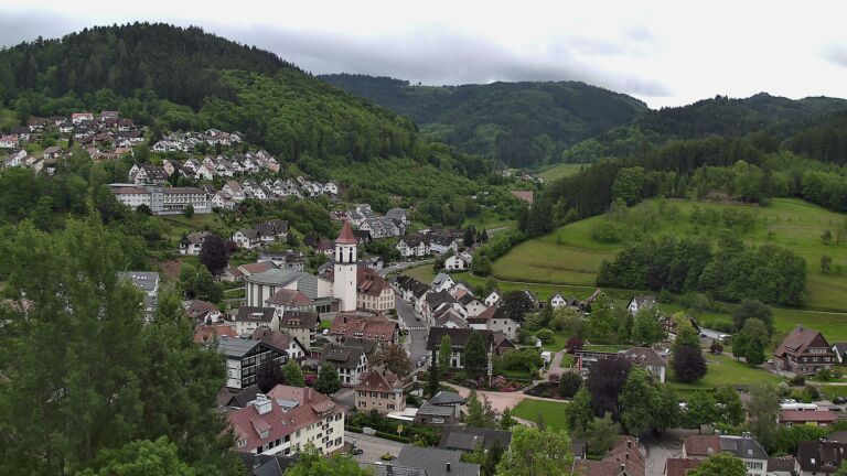 Dieses Bild zeigt eine Webcam-Aufnahme von Ottenhöfen, aufgenommen am Mittwoch, den 20.05.2026 um 10:00 Uhr