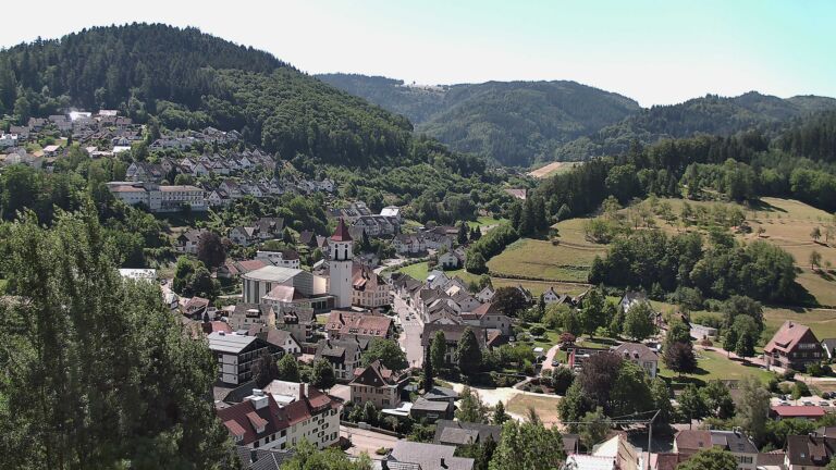 Dieses Bild zeigt eine Webcam-Aufnahme von Ottenhöfen, aufgenommen am Freitag, den 10.07.2026 um 11:30 Uhr
