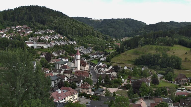 Dieses Bild zeigt eine Webcam-Aufnahme von Ottenhöfen, aufgenommen am Dienstag, den 07.07.2026 um 18:50 Uhr