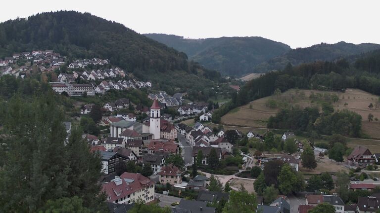 Dieses Bild zeigt eine Webcam-Aufnahme von Ottenhöfen, aufgenommen am Montag, den 17.08.2026 um 20:20 Uhr