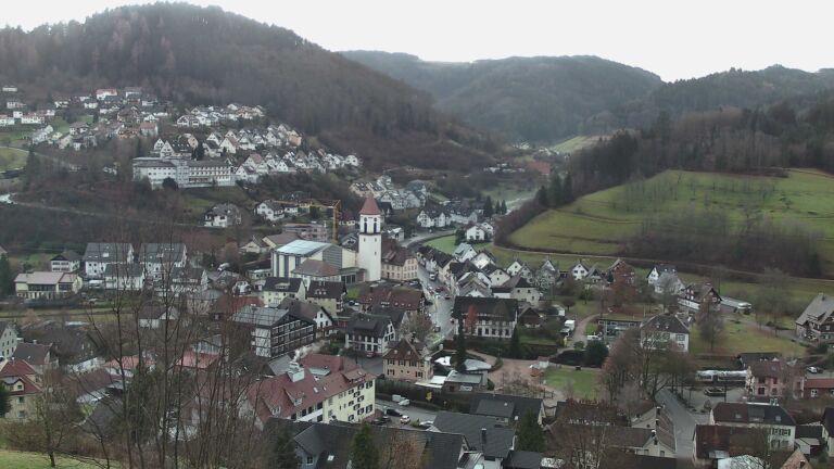 Dieses Bild zeigt eine Webcam-Aufnahme von Ottenhöfen, aufgenommen am Donnerstag, den 18.12.2025 um 08:10 Uhr