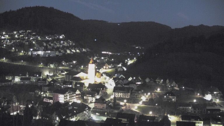 Dieses Bild zeigt eine Webcam-Aufnahme von Ottenhöfen, aufgenommen am Donnerstag, den 19.03.2026 um 19:30 Uhr