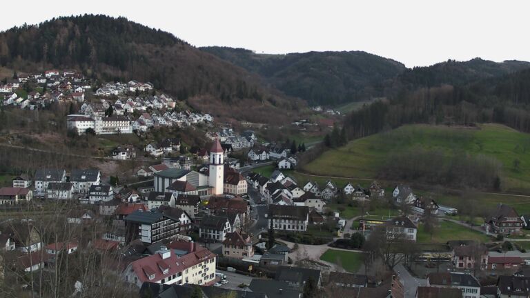 Dieses Bild zeigt eine Webcam-Aufnahme von Ottenhöfen, aufgenommen am Donnerstag, den 12.03.2026 um 18:30 Uhr