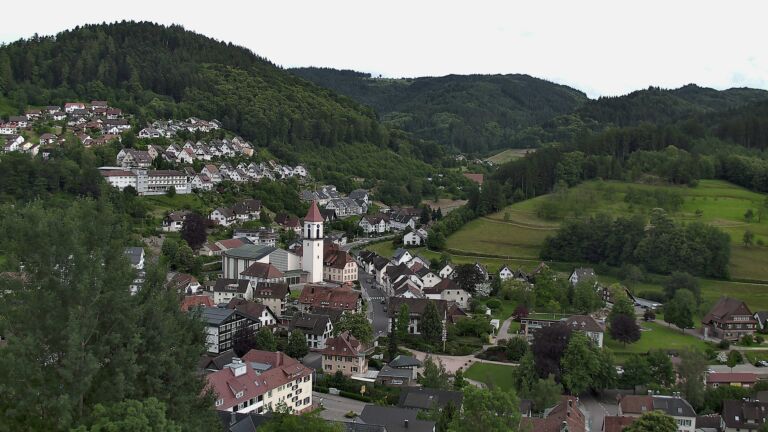 Dieses Bild zeigt eine Webcam-Aufnahme von Ottenhöfen, aufgenommen am Dienstag, den 09.06.2026 um 18:50 Uhr