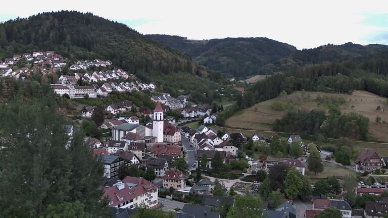 Dieses Bild zeigt eine Webcam-Aufnahme von Ottenhöfen, aufgenommen am Samstag, den 29.08.2026 um 20:10 Uhr